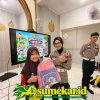 Dapat Tas Bonus Ilmu, Begini Keseruan Polisi Sahabat Anak di MIN 2 Sumenep