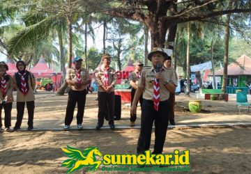 Sambut Kunjungan Gubernur Jatim, 700 Pramuka Bersihkan Pantai Slopeng Meriahkan Hari Jadi ke-81 Jatim