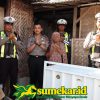 Di Balik Gerobak untuk Ibu Penjual Kacang, Ada Kepedulian Kapolresta Sumenep