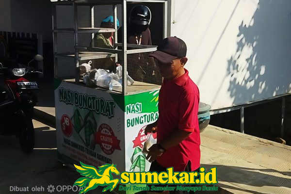 Jumat Manis, KBS Sumenep Bagikan 117 Bungkus Nasi Bungturat