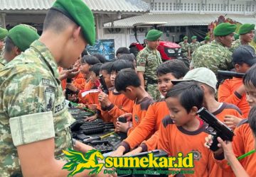 Serunya Belajar di Markas Yonif 931 KJ, Siswa-Siswi SD Integral Sumenep Kenali Dunia Prajurit