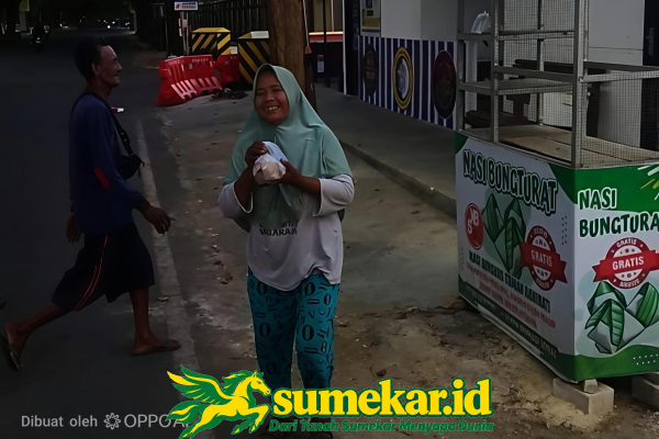 Tebar Kepedulian, KBS Sumenep Salurkan 100 Bungkus Nasi Gratis