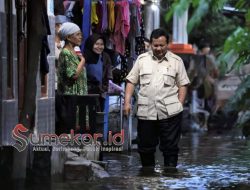 Kunjungi Warga Terdampak, Prabowo Janji Percepatan Solusi Banjir